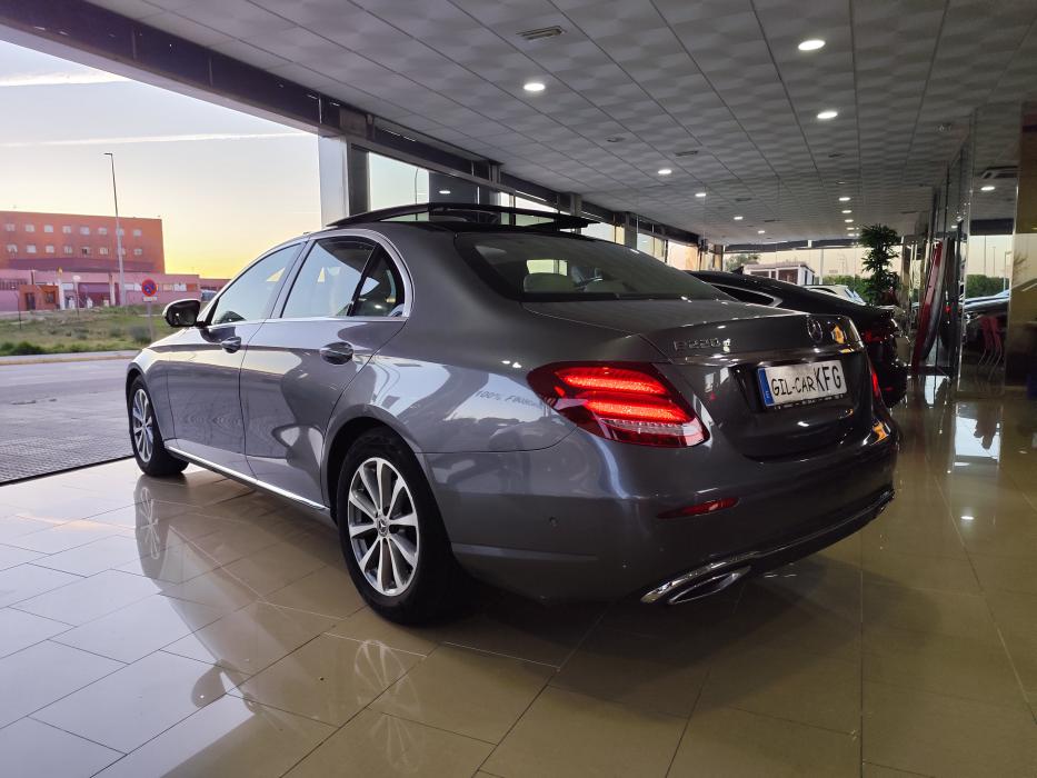 Mercedes-Benz Clase E220d *TECHO SOLAR* AVANTGARDE