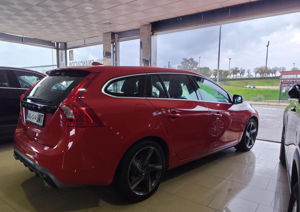 Volvo V60 *R-DESING* D3 AUTOMÁTICO 2016