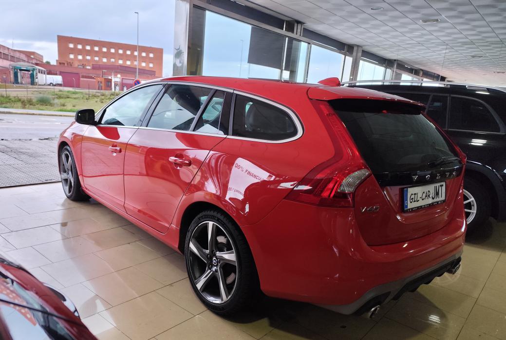 Volvo V60 *R-DESING* D3 AUTOMÁTICO 2016