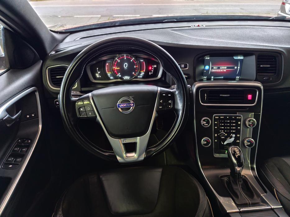 Volvo V60 *R-DESING* D3 AUTOMÁTICO 2016