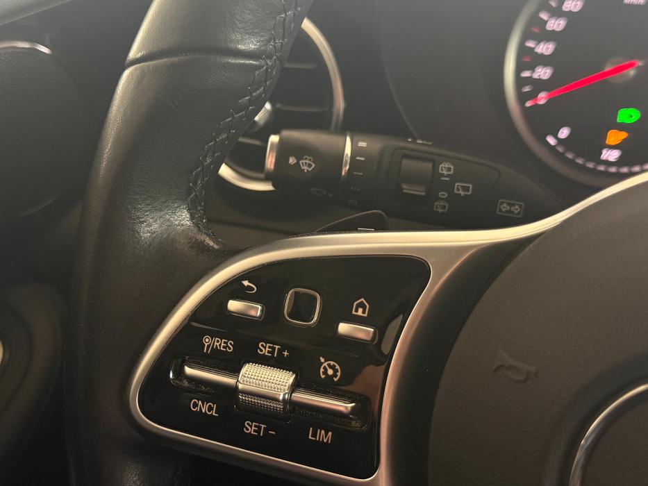 Mercedes-Benz GLC 300D *GRIS MATE* 2020