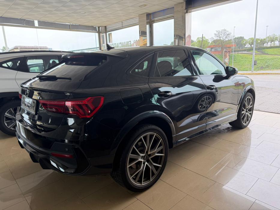 Audi Q3 Sportback *S-LINE* Black Line