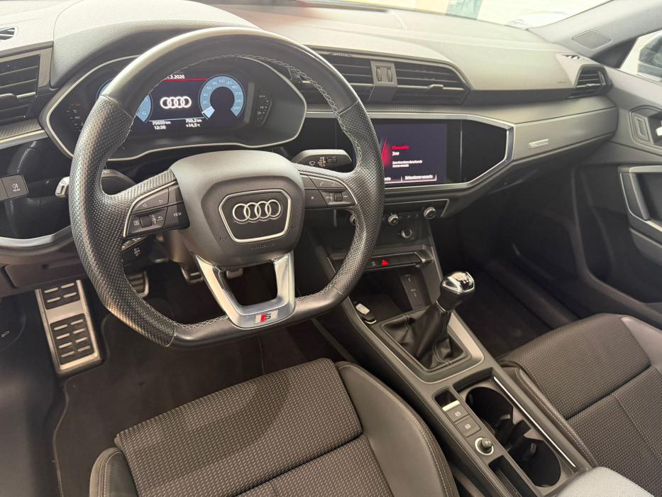 Audi Q3 Sportback *S-LINE* Black Line