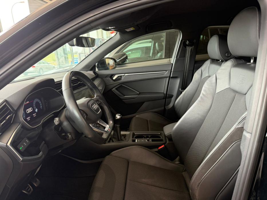 Audi Q3 Sportback *S-LINE* Black Line
