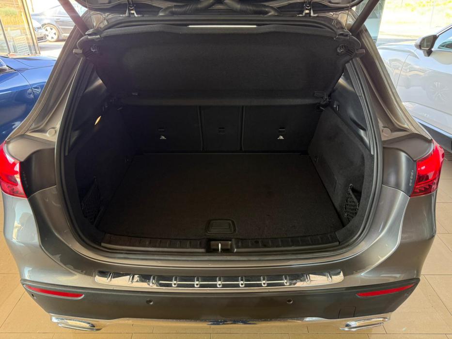 MERCEDES-BENZ GLA200D *AÑO 2024* 30.000KM