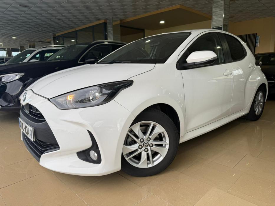 Toyota Yaris Híbrido Automático *MODELO 2023*