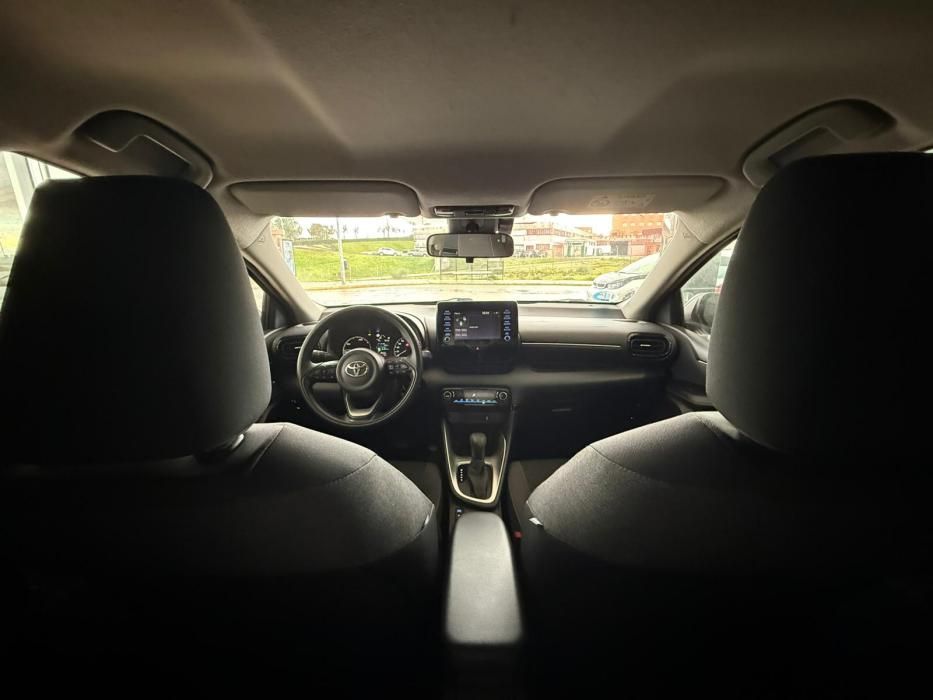 Toyota Yaris Híbrido Automático *MODELO 2023*