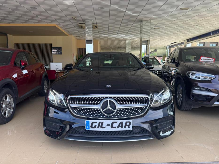 Mercedes-Benz Clase E220D Coupé *PACK AMG*