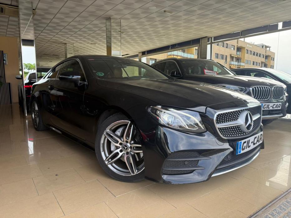 Mercedes-Benz Clase E220D Coupé *PACK AMG*