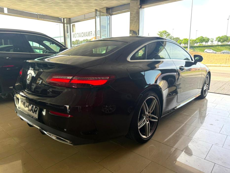 Mercedes-Benz Clase E220D Coupé *PACK AMG*