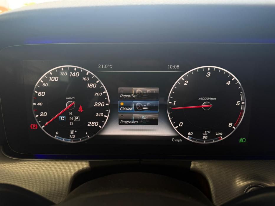 Mercedes-Benz Clase E220D Coupé *PACK AMG*