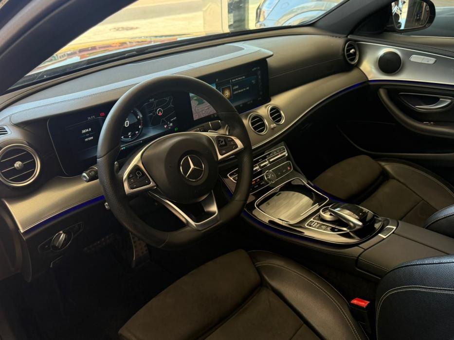 Mercedes-Benz Clase E350d *PACK AMG*