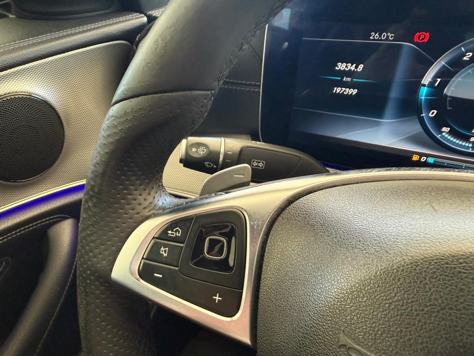 Mercedes-Benz Clase E350d *PACK AMG*