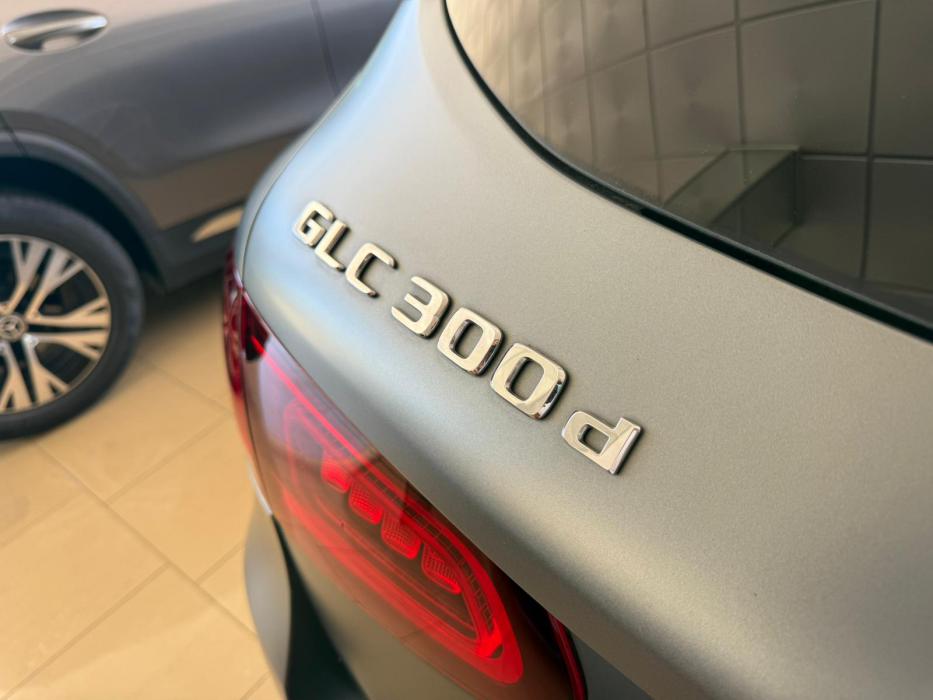 MERCEDES BENZ GLC300D 245CV *GRIS MATE*