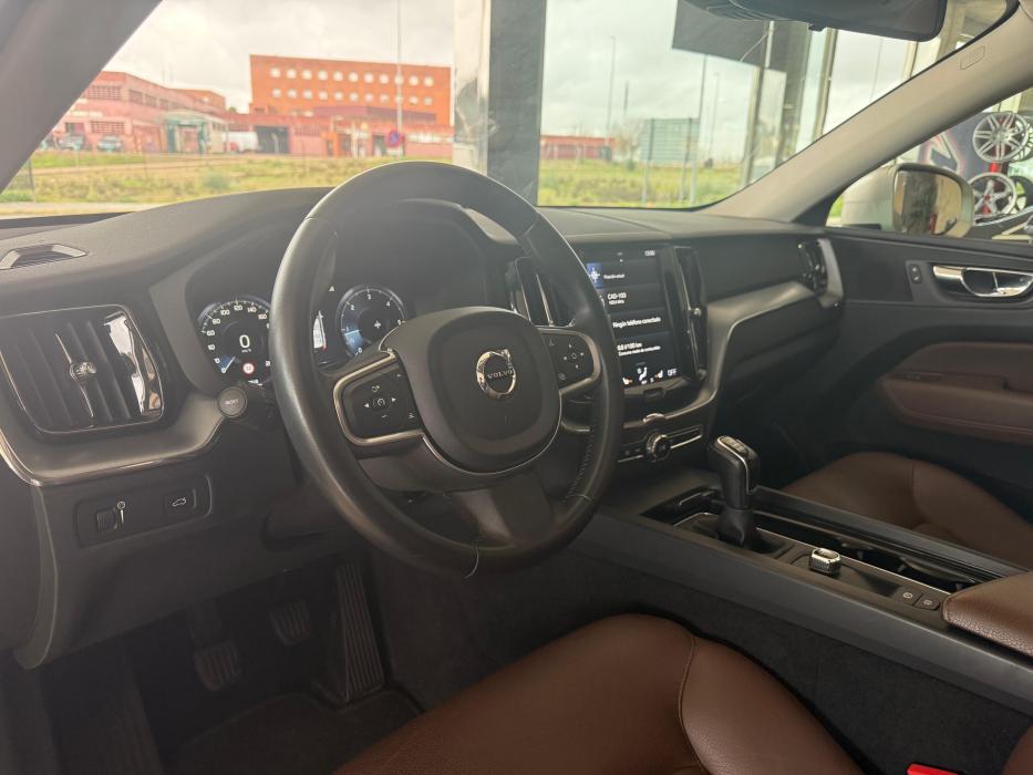 VOLVO XC60 D3 MOMENTUM *TECHO SOLAR* 2019