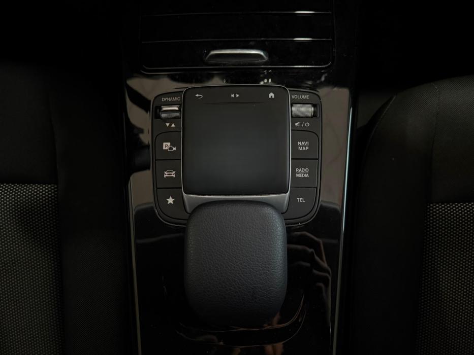 Mercedes-Benz A180d 2.0 *AUTOMÁTICO* 2022