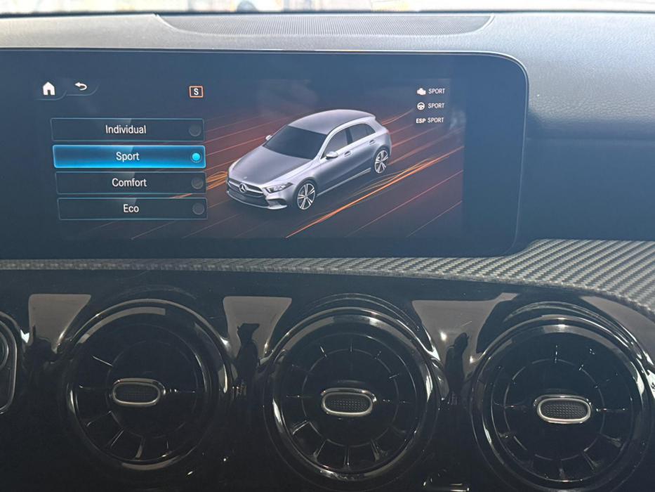 Mercedes-Benz A180d 2.0 *AUTOMÁTICO* 2022