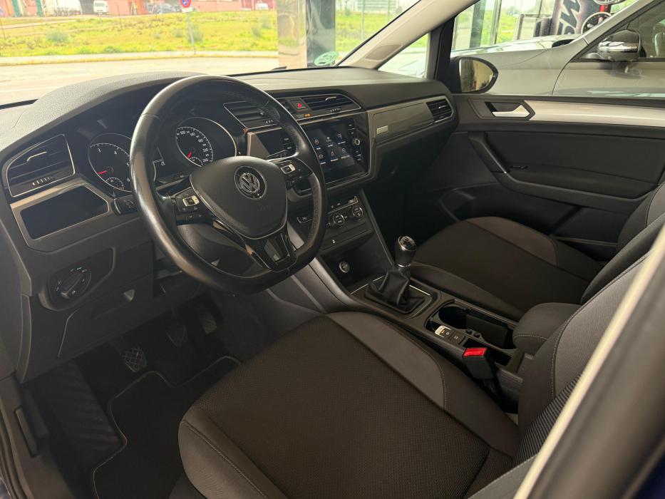 Volkswagen Touran *7 PLAZAS* 2017