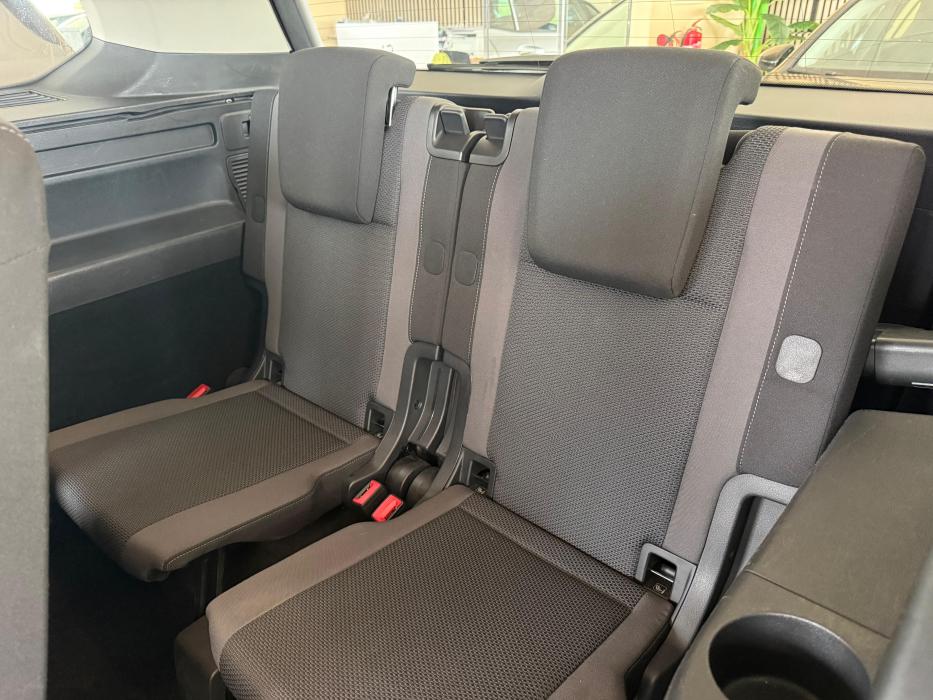 Volkswagen Touran *7 PLAZAS* 2017