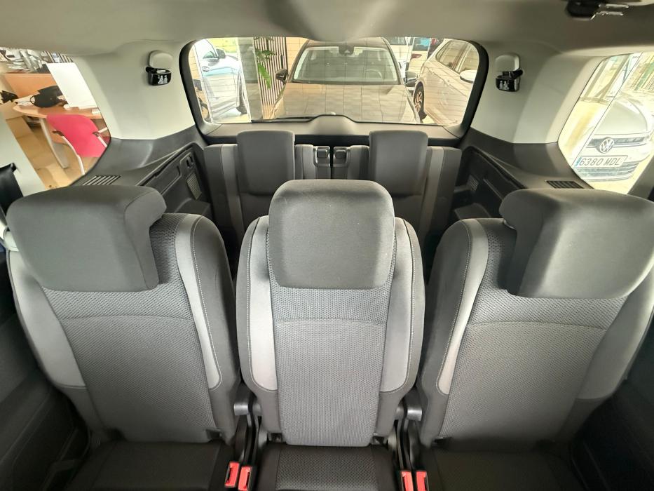 Volkswagen Touran *7 PLAZAS* 2017