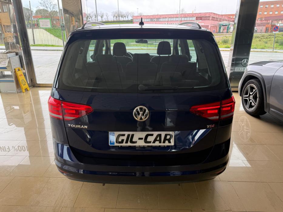 Volkswagen Touran *7 PLAZAS* 2017